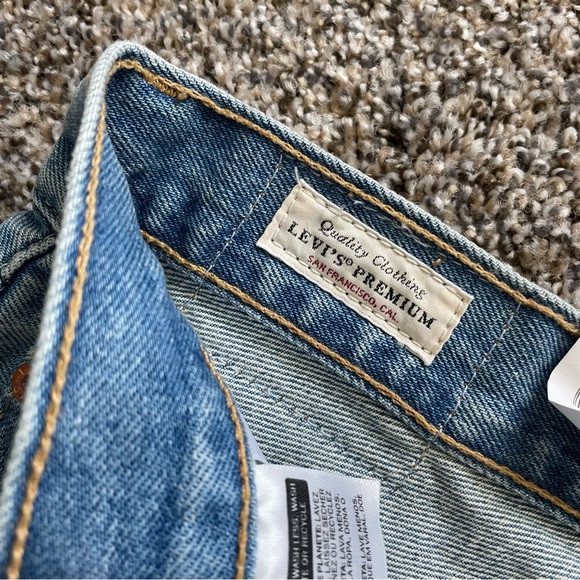 🆕 Levi's | 501 High Rise Short - Picture 4 of 10